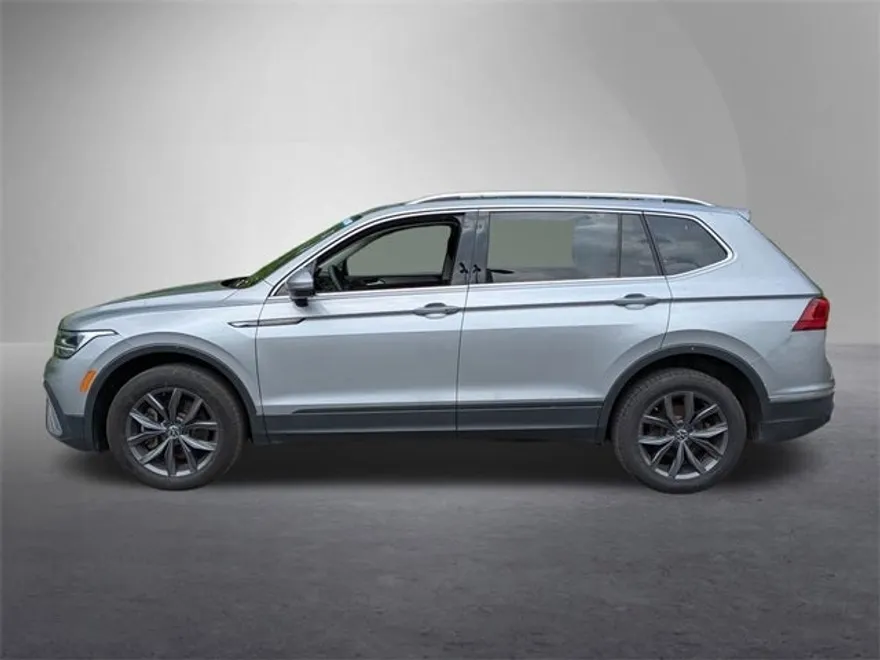 2022 Volkswagen Tiguan SE photo 1
