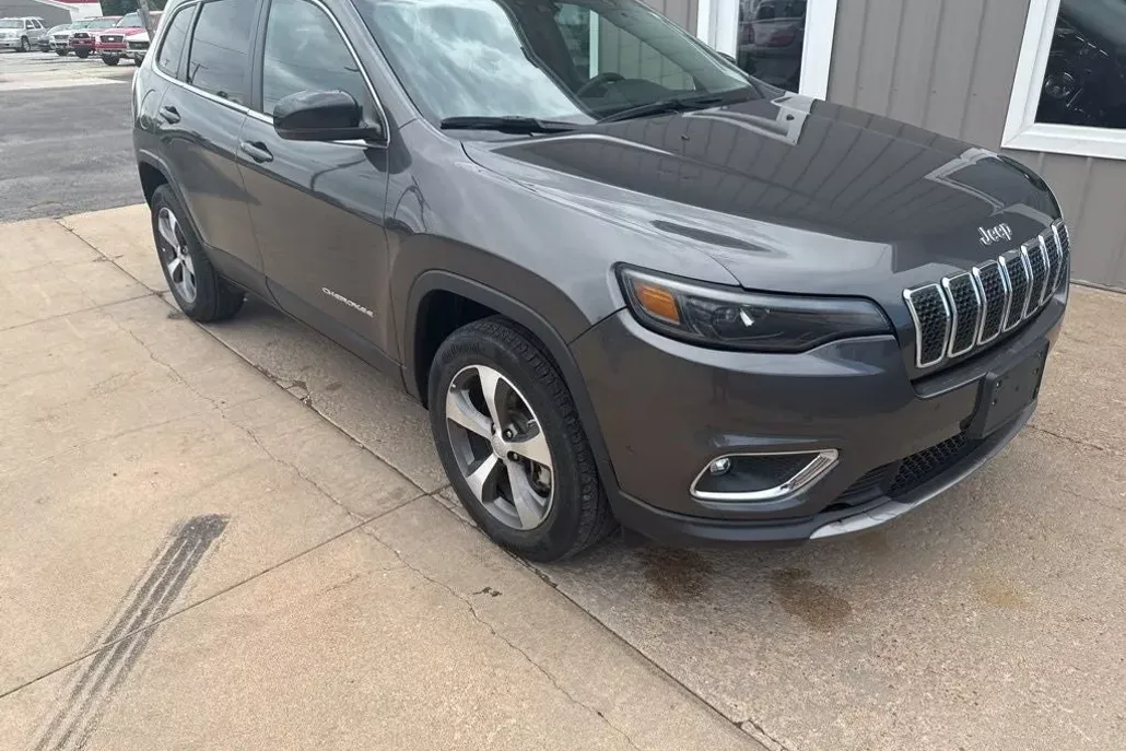 2022 Jeep Cherokee Limited photo 1