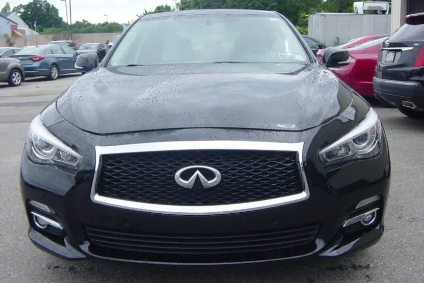 2015 Infiniti Q50 Premium photo 1