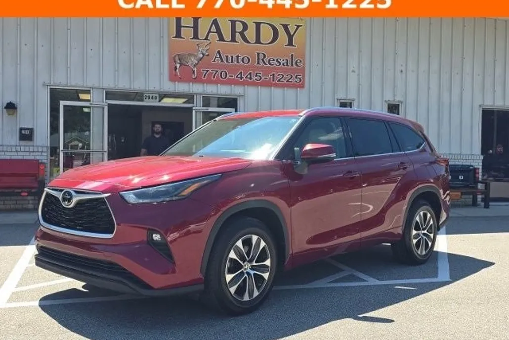 2021 Toyota Highlander XLE photo 1