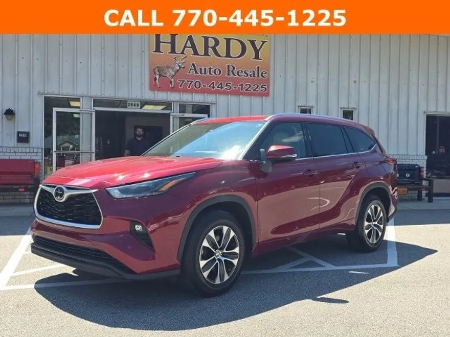2021 Toyota Highlander XLE photo 1
