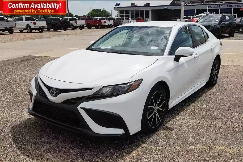 2024 Toyota Camry SE photo 1