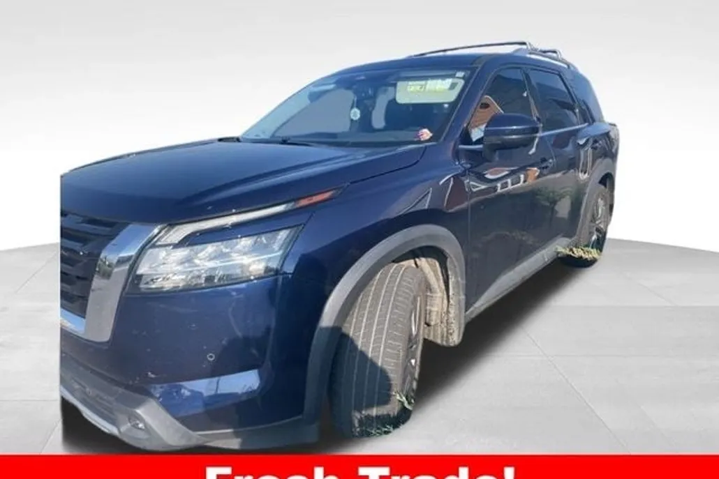2022 Nissan Pathfinder SL photo 1