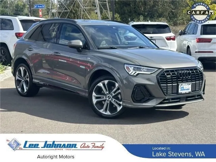 2021 Audi Q3 S line Premium Plus 45 TFSI photo 1