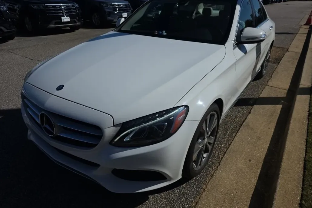 2015 Mercedes Benz C 300 photo 1