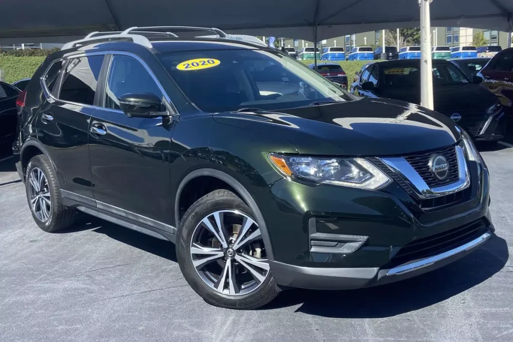 2020 Nissan Rogue SV photo 1