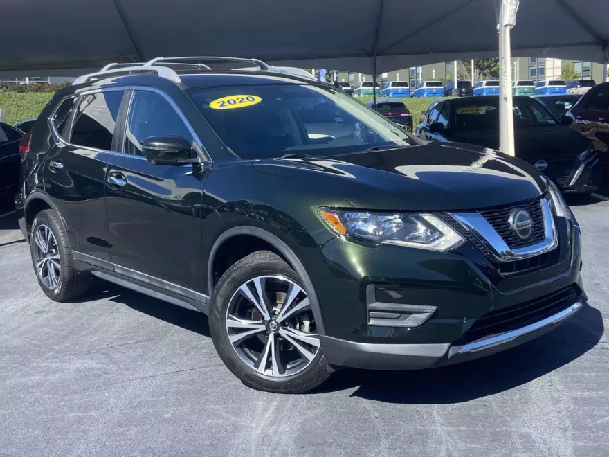 2020 Nissan Rogue SV photo 1