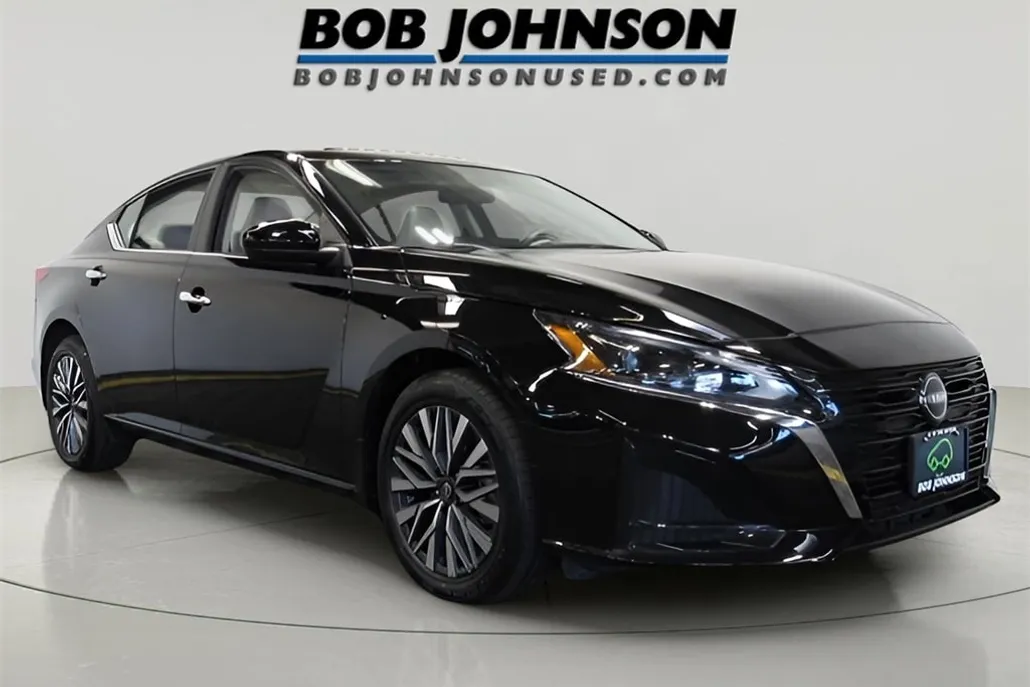 2024 Nissan Altima 2.5 SV photo 1