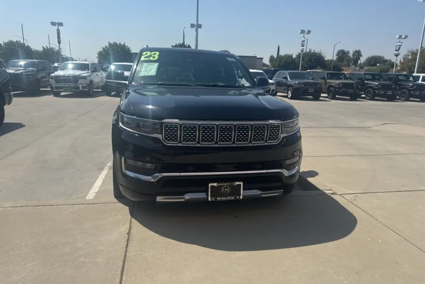 2023 Jeep Grand Wagoneer II photo 1