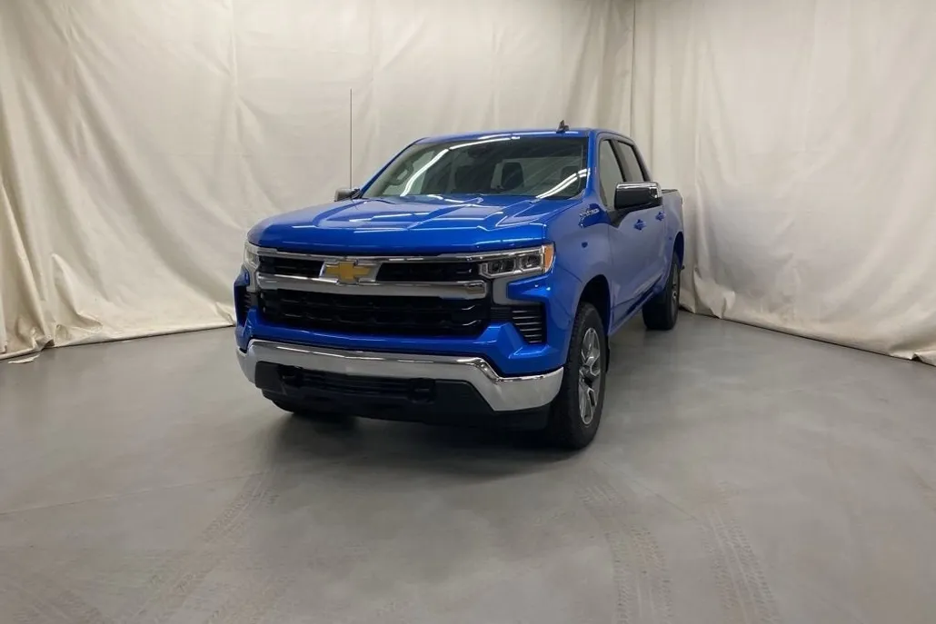 2025 Chevrolet Silverado 1500 LT photo 1