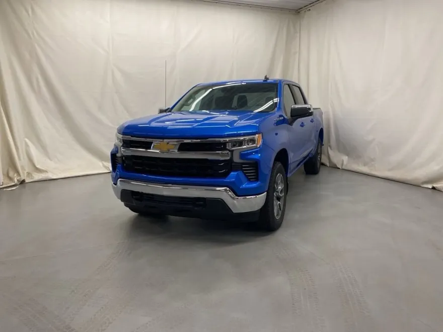 2025 Chevrolet Silverado 1500 LT photo 1