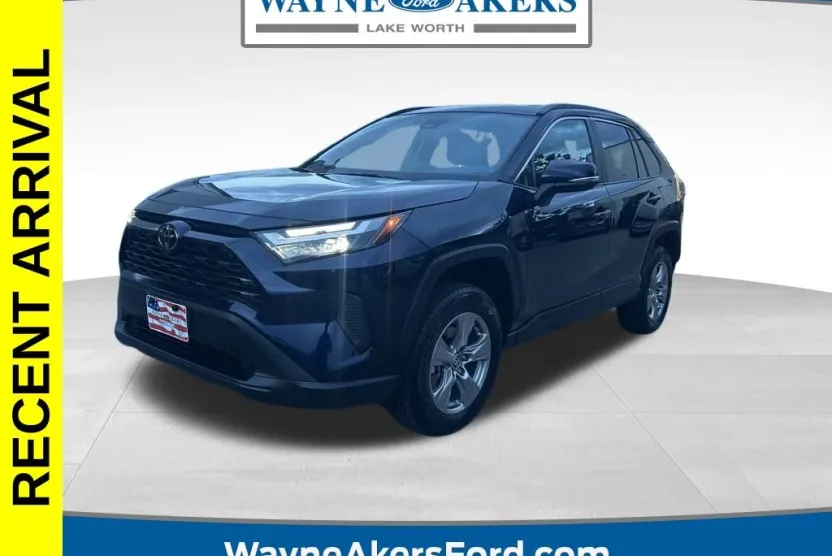 2024 Toyota RAV4 XLE photo 1