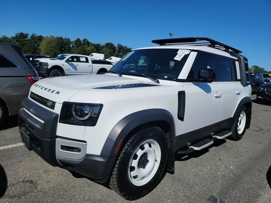 2023 Land Rover Defender 110 S photo 1