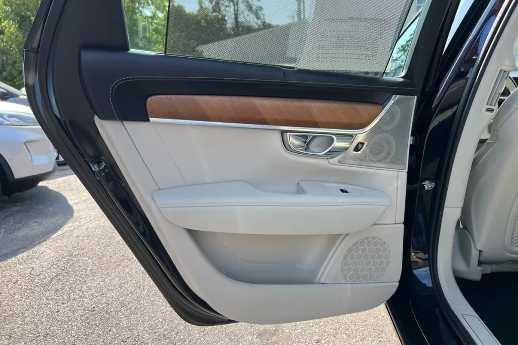 2017 Volvo S90 T6 Inscription photo 1