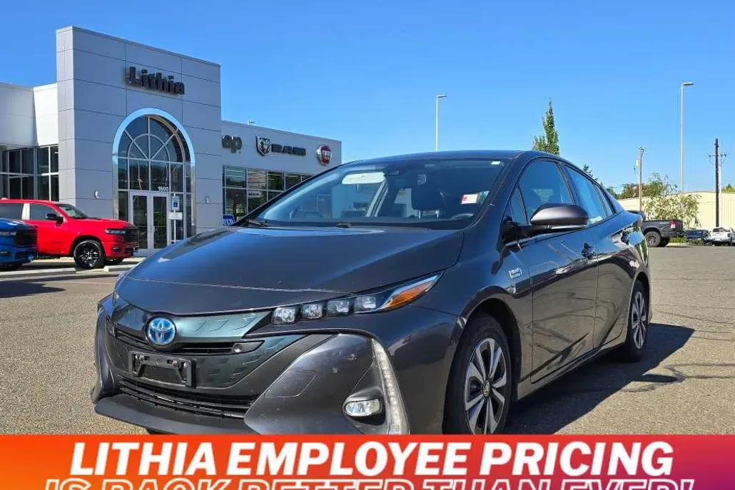 2018 Toyota Prius Prime Advanced photo 1