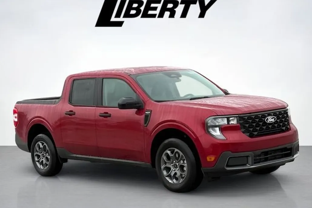 2025 Ford Maverick XLT photo 1
