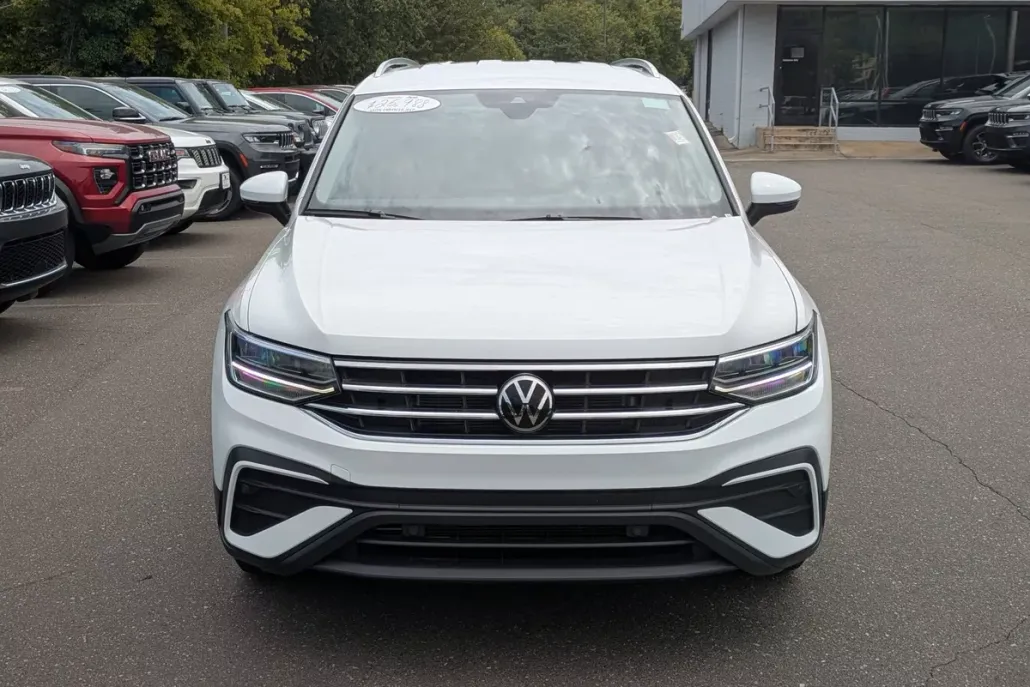 2024 Volkswagen Tiguan SE Wolfsburg Edition photo 1