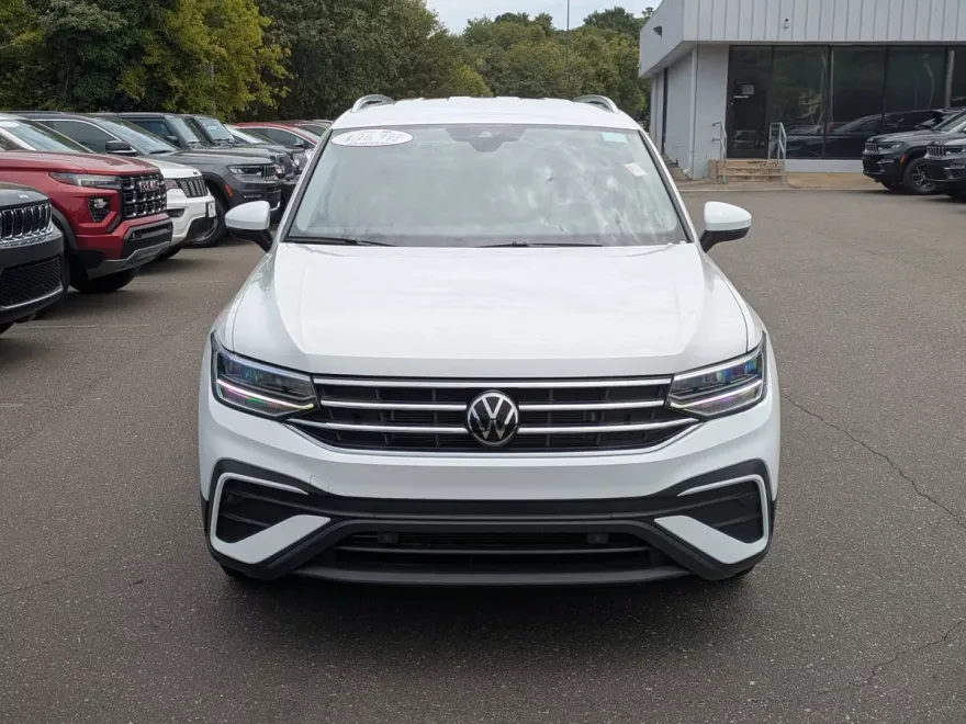 2024 Volkswagen Tiguan SE Wolfsburg Edition photo 1