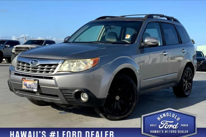 2011 Subaru Forester 2.5X Touring photo 1