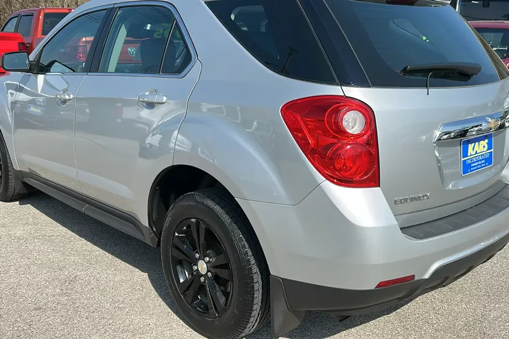 2015 Chevrolet Equinox LS photo 1