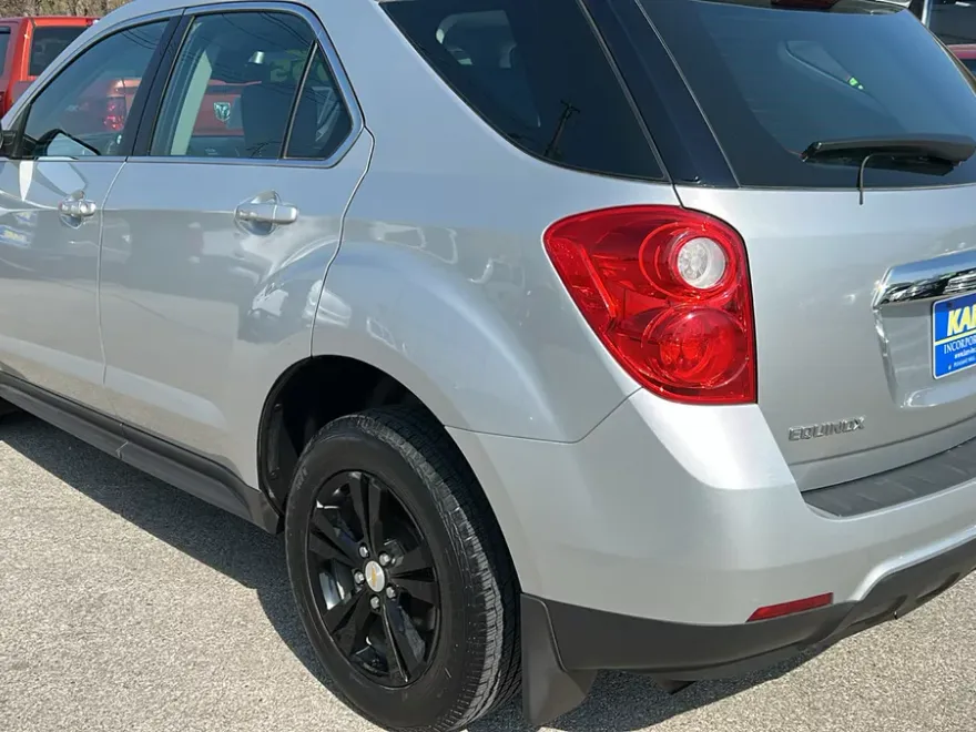 2015 Chevrolet Equinox LS photo 1