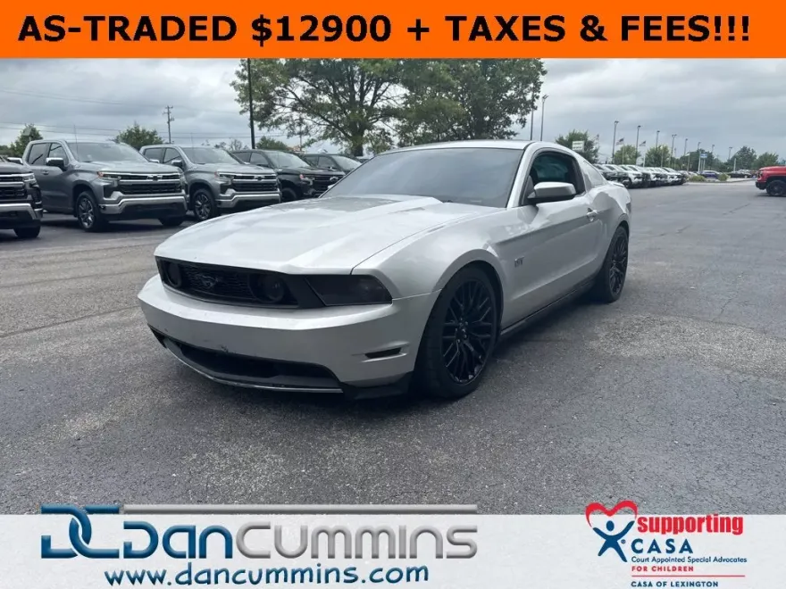 2010 Ford Mustang GT photo 1