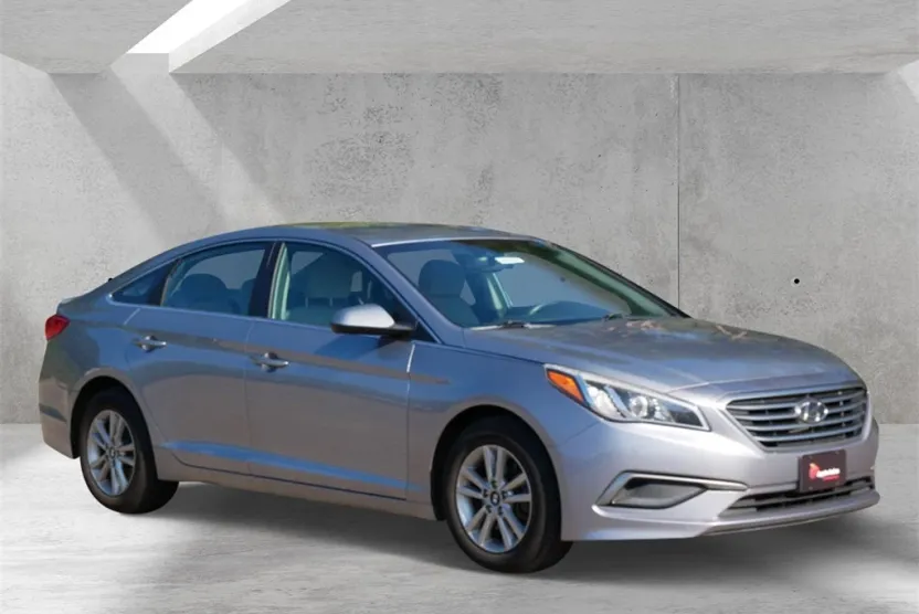 2016 Hyundai Sonata Base photo 1