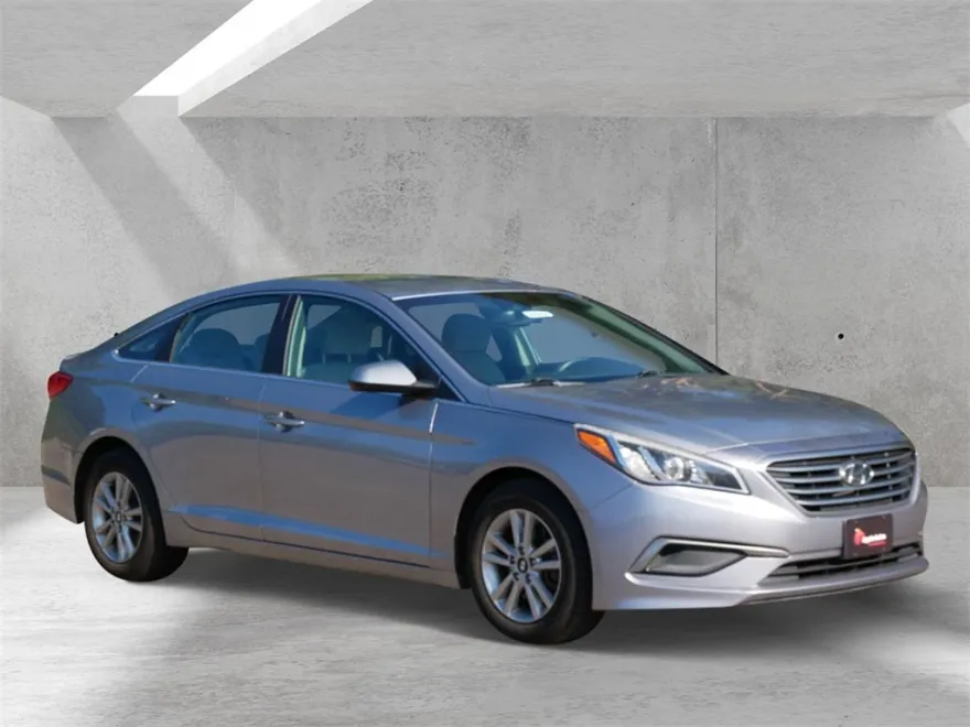2016 Hyundai Sonata Base photo 1
