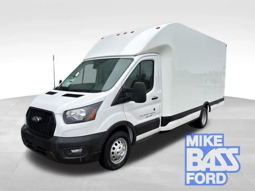 2024 Ford Transit Chassis Cutaway photo 1