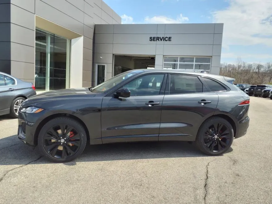 2026 Jaguar F-PACE P400 R-Dynamic S photo 2