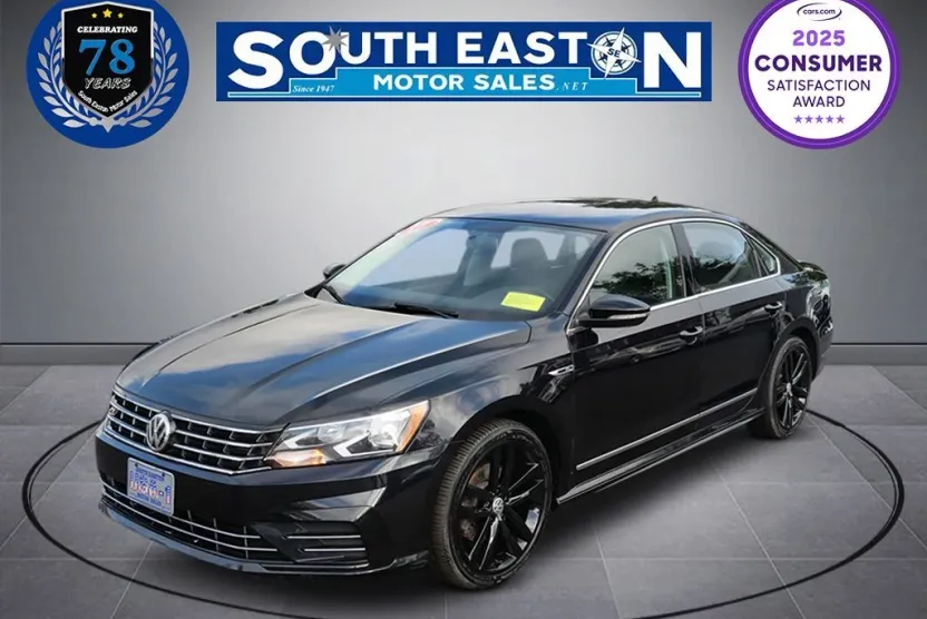 2017 Volkswagen Passat R-Line photo 1