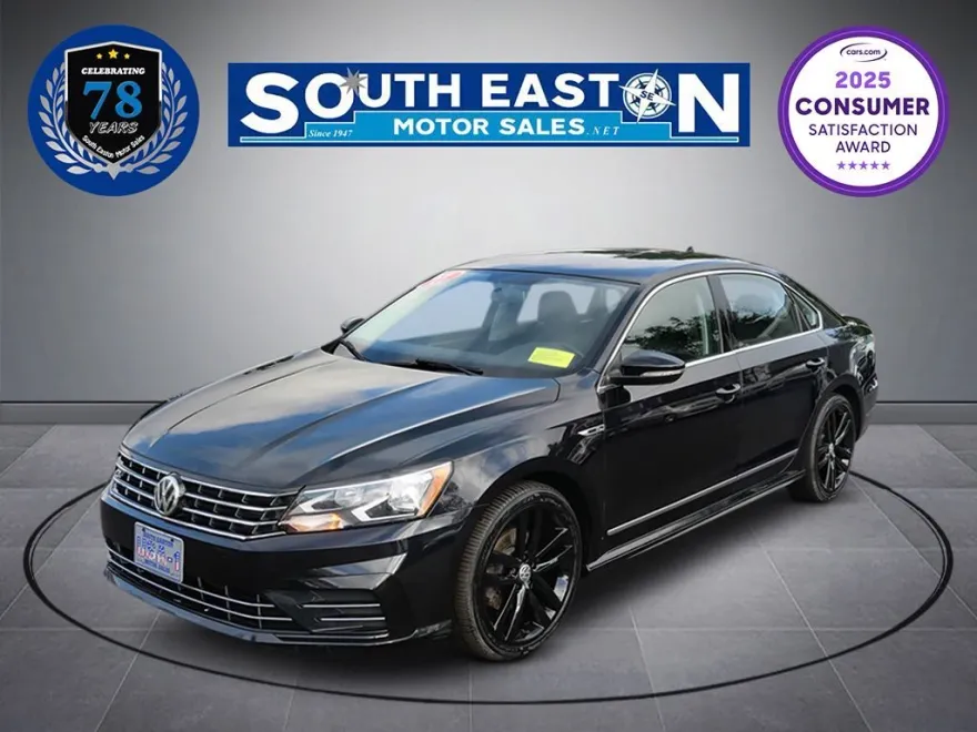 2017 Volkswagen Passat R-Line photo 1