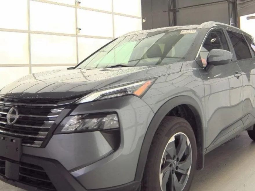 2024 Nissan Rogue SV photo 1