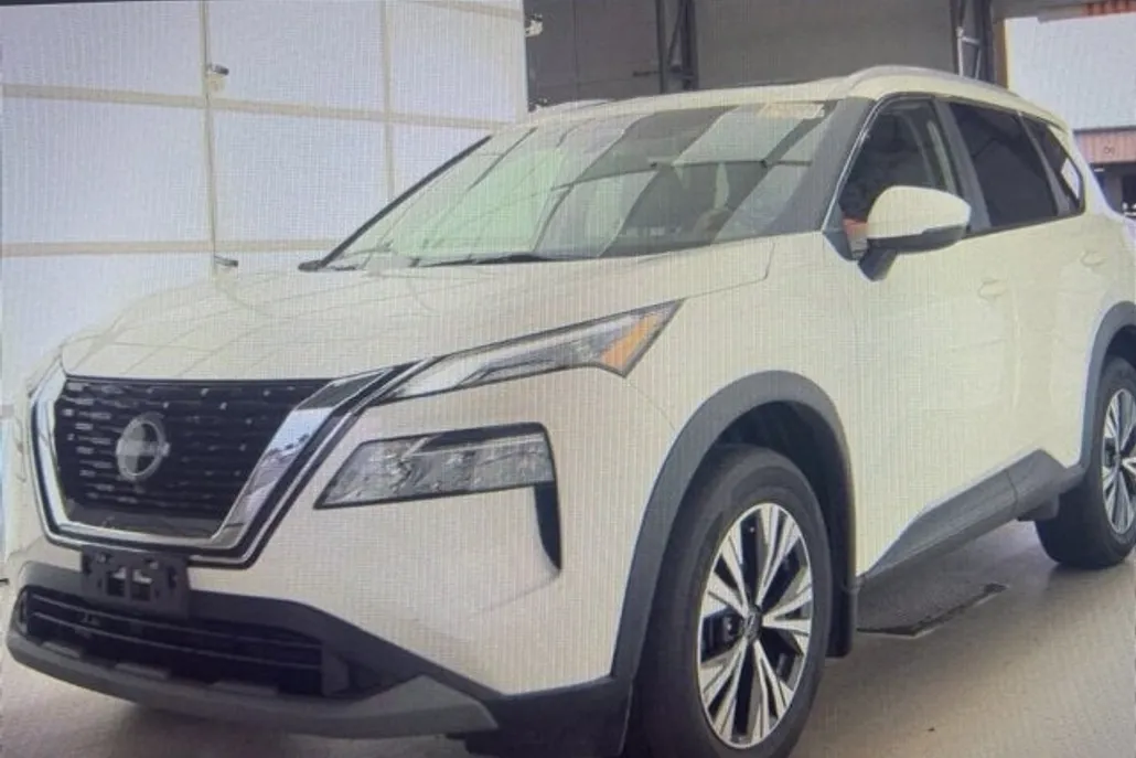 2022 Nissan Rogue SV photo 1