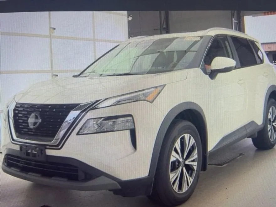 2022 Nissan Rogue SV photo 1