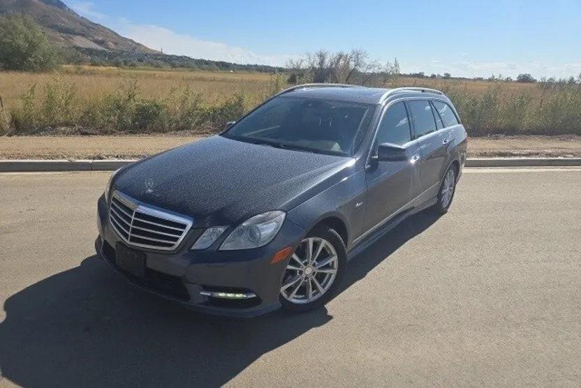 2012 Mercedes Benz E 350 4MATIC Wagon photo 1