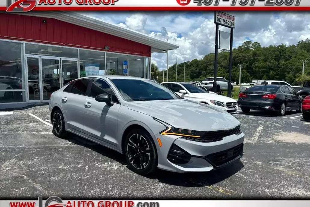 2023 Kia K5 GT-Line photo 1