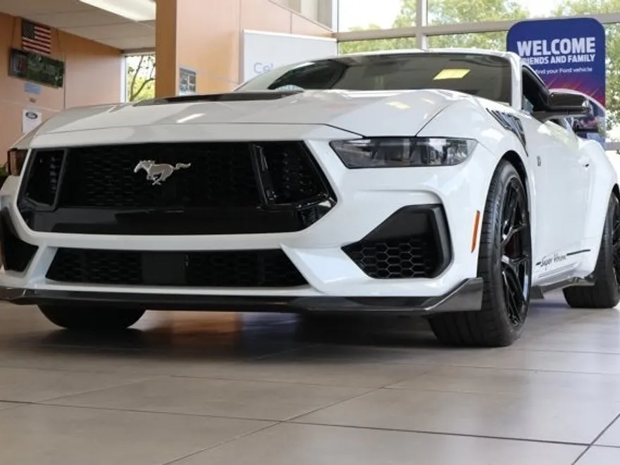 2025 Ford Mustang GT photo 1