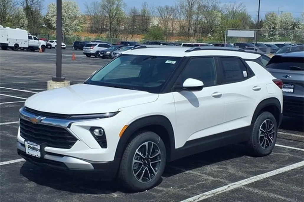 2025 Chevrolet Trailblazer LT photo 1