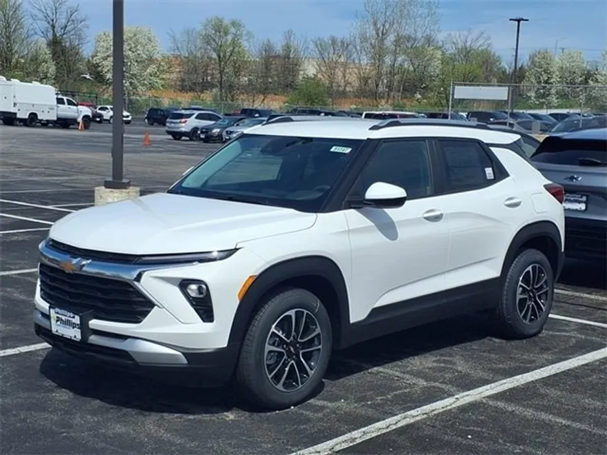 2025 Chevrolet Trailblazer LT photo 1
