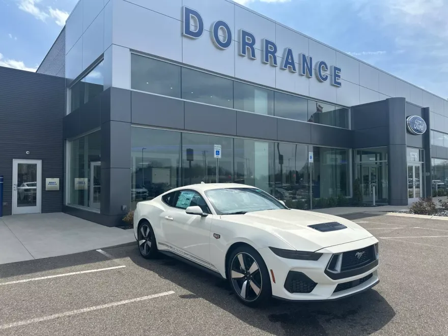 2025 Ford Mustang GT Premium photo 1