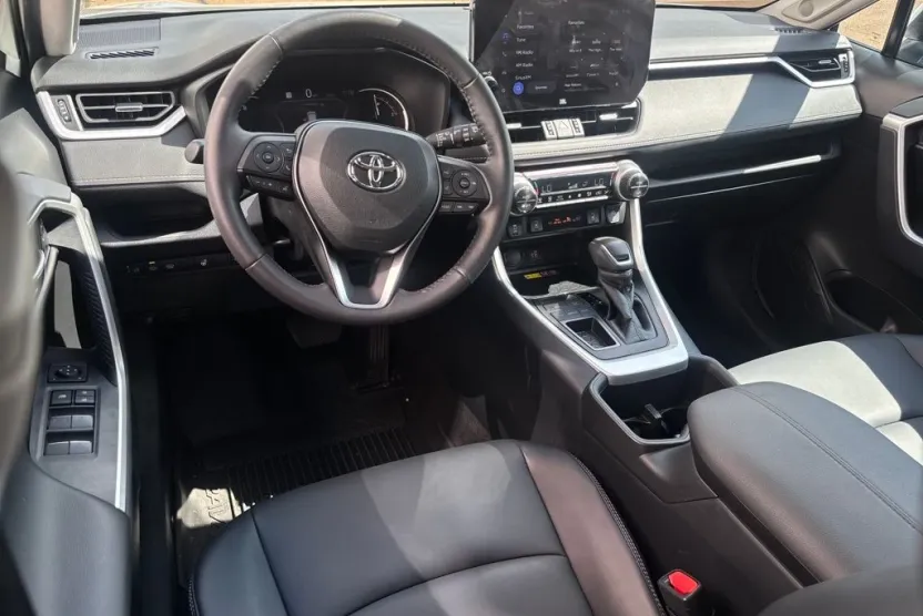 2024 Toyota RAV4 XLE Premium photo 1