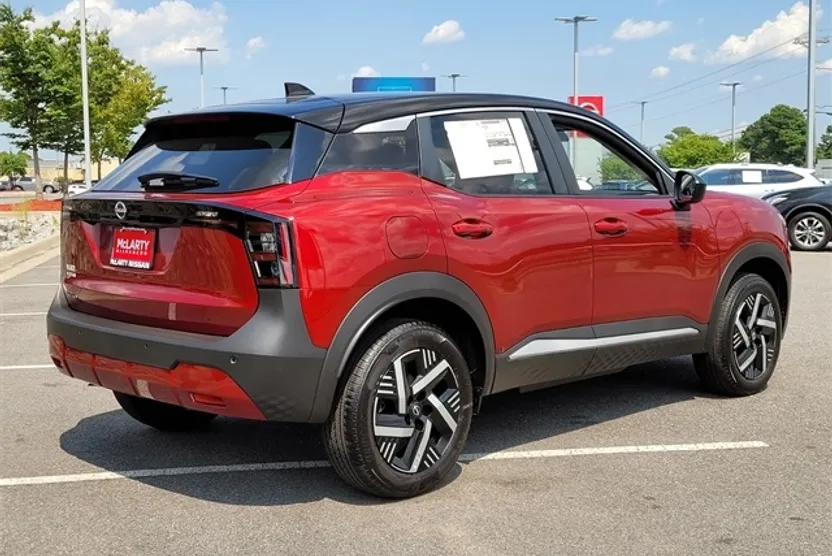 2025 Nissan Kicks SV photo 1