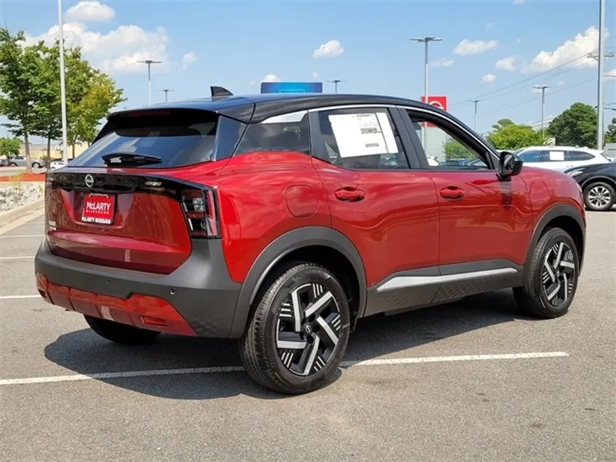 2025 Nissan Kicks SV photo 1