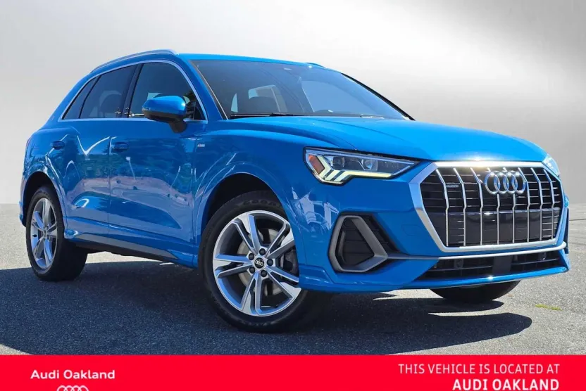2022 Audi Q3 S line Premium Plus photo 1