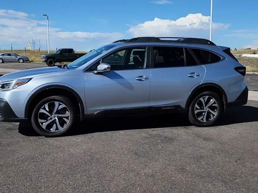 2021 Subaru Outback Limited photo 1