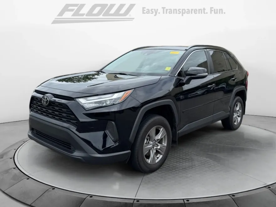 2024 Toyota RAV4 XLE photo 1