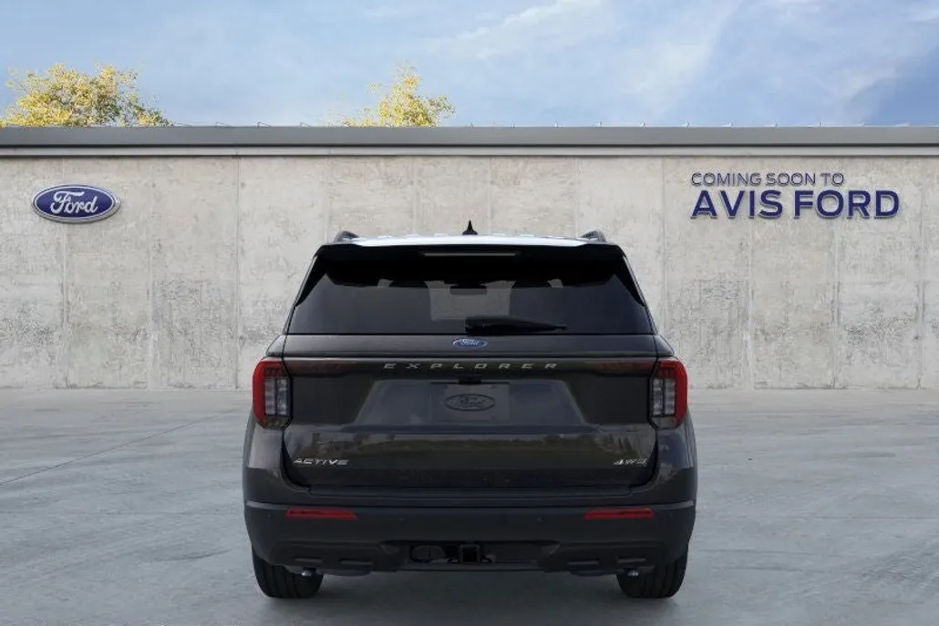 2025 Ford Explorer photo 1