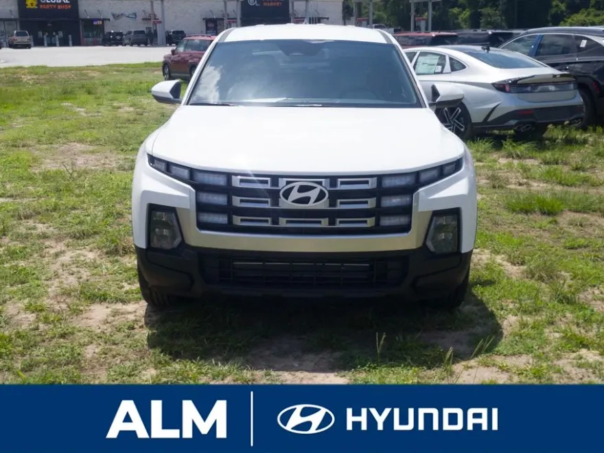 2025 Hyundai Santa Cruz SE photo 1