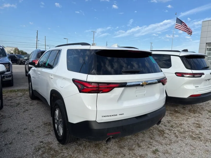 2022 Chevrolet Traverse 1LT photo 1